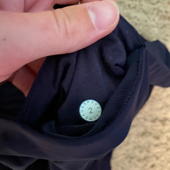 Lululemon size 2 navy jogger - Picture 4 of 4